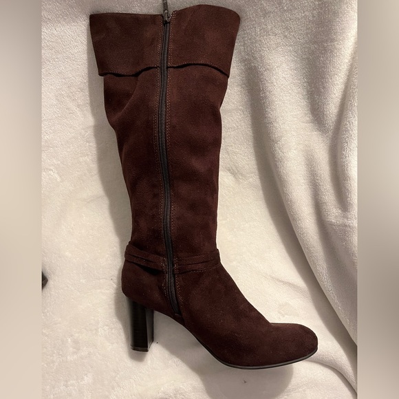 Predictions Brown Microsuede Heeled boot with zipper - Picture 3 of 7